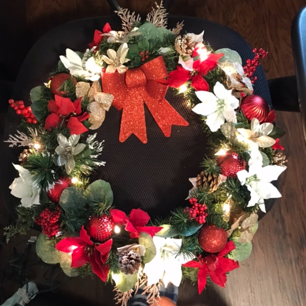 Pre-lit Christmas Wreath